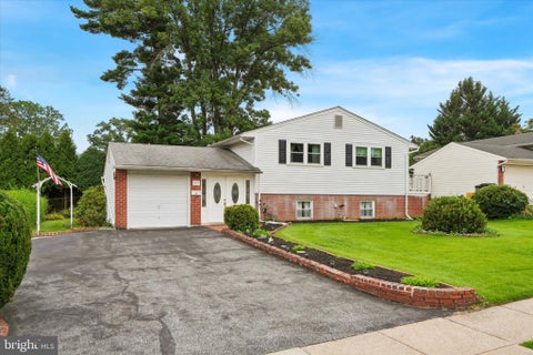 Photo of 257 Hemlock Lane, SPRINGFIELD, PA 19064 (MLS # PADE2122986)