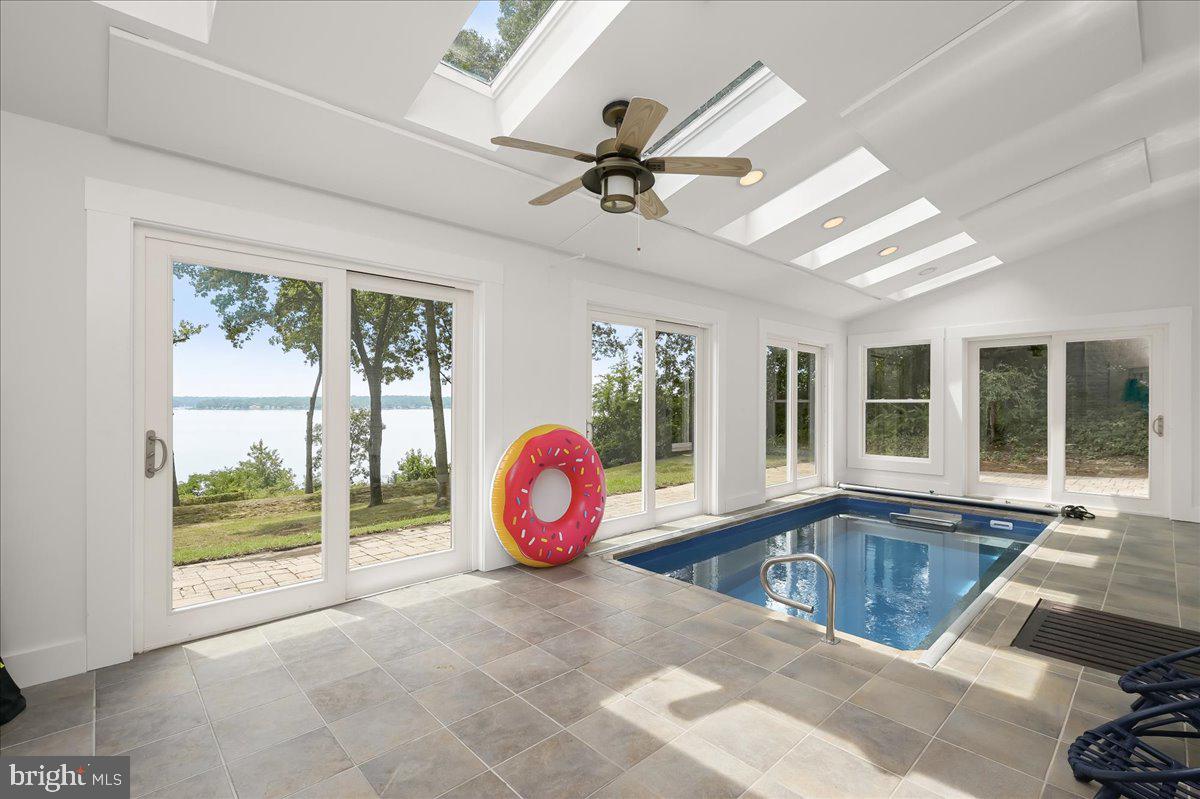 GIBSON ISLAND - Residential