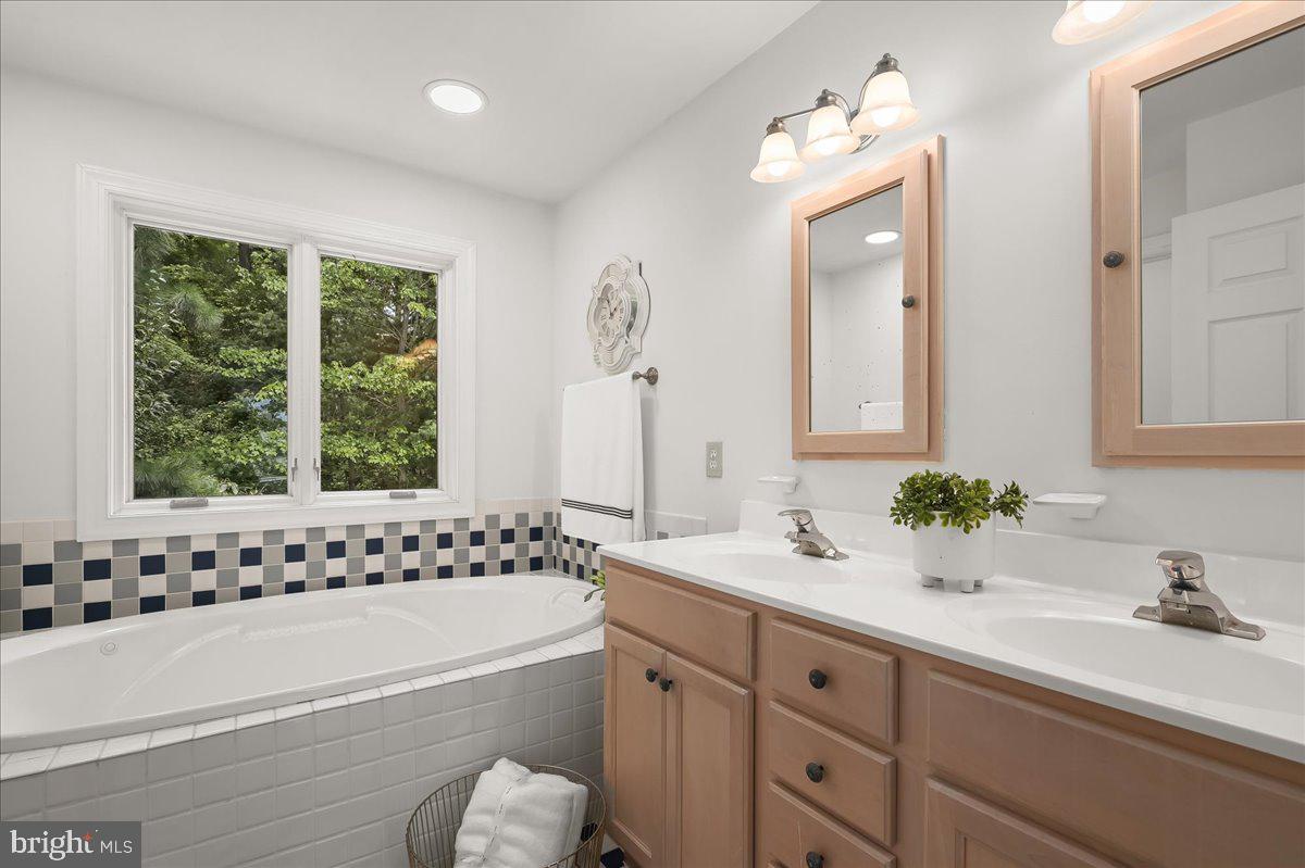 GIBSON ISLAND - Residential