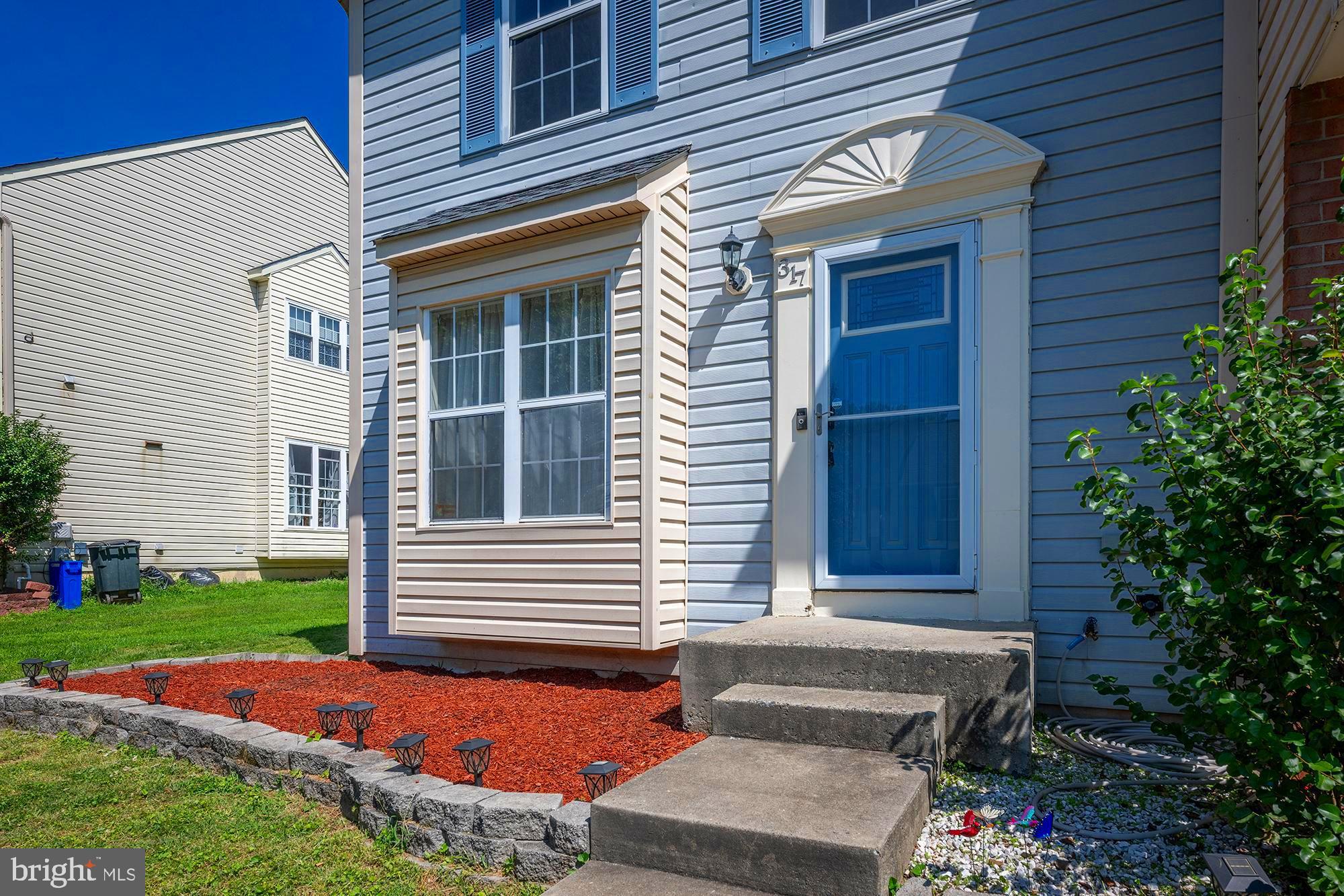CONSTANT FRIENDSHIP - Residential