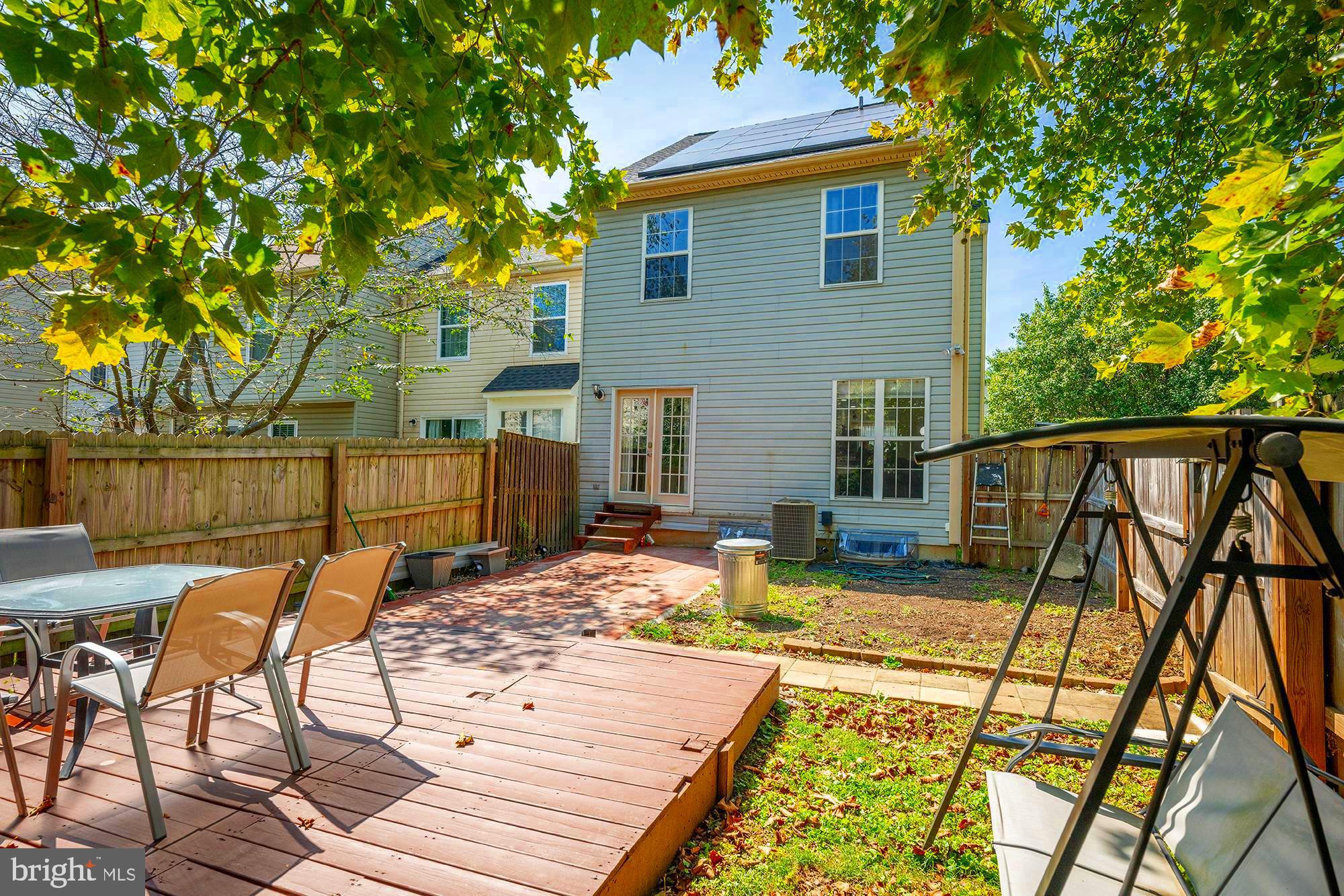 CONSTANT FRIENDSHIP - Residential
