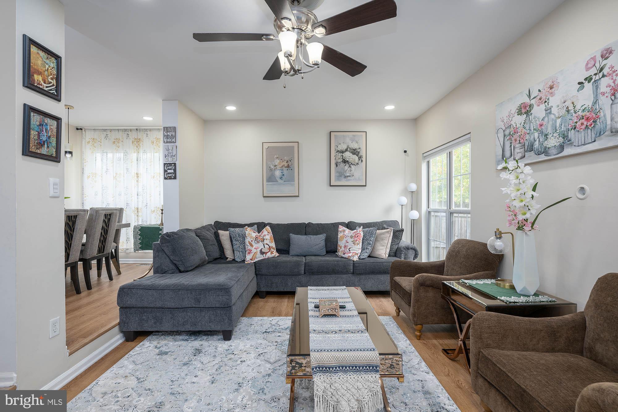 CONSTANT FRIENDSHIP - Residential