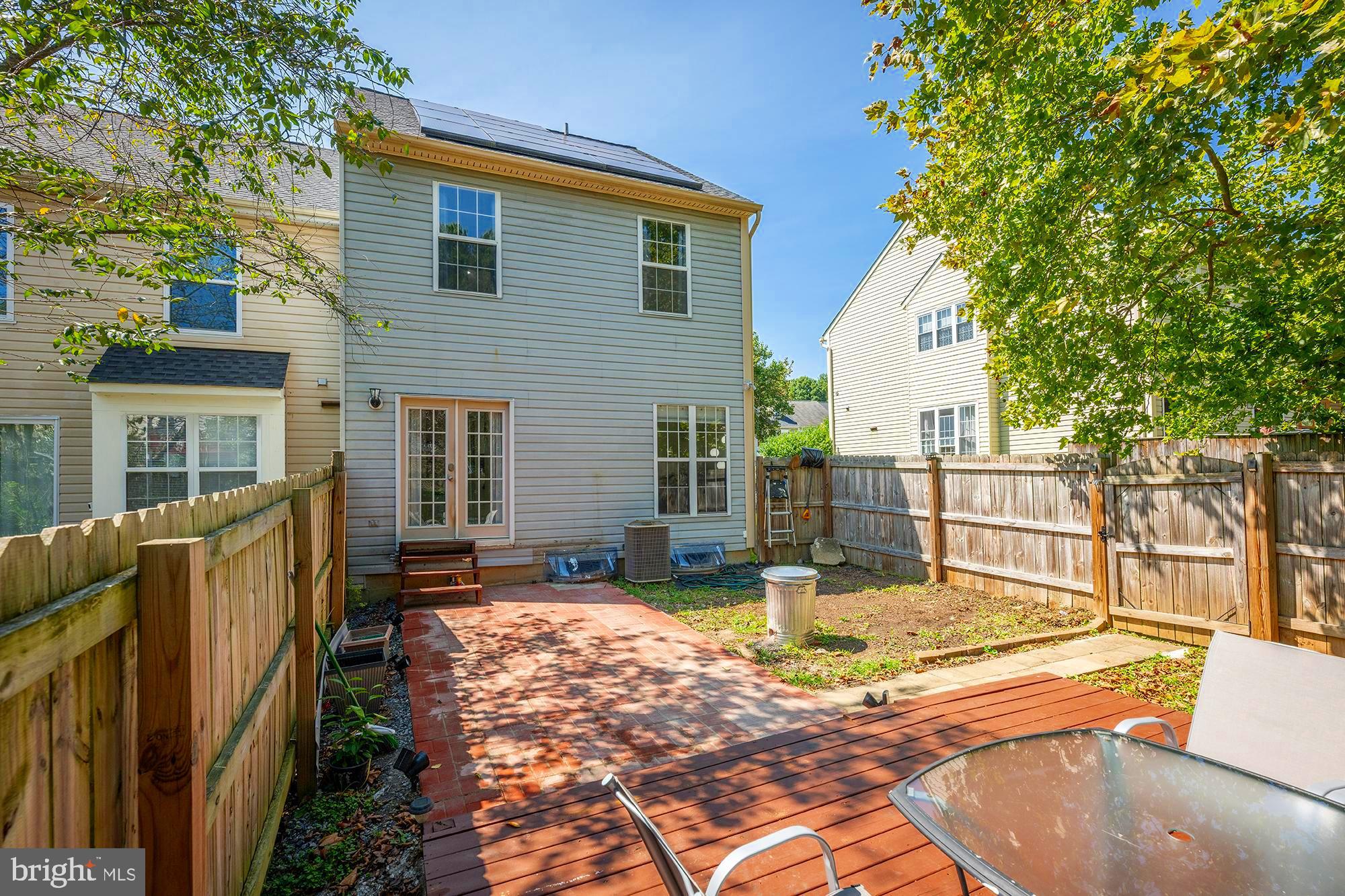 CONSTANT FRIENDSHIP - Residential