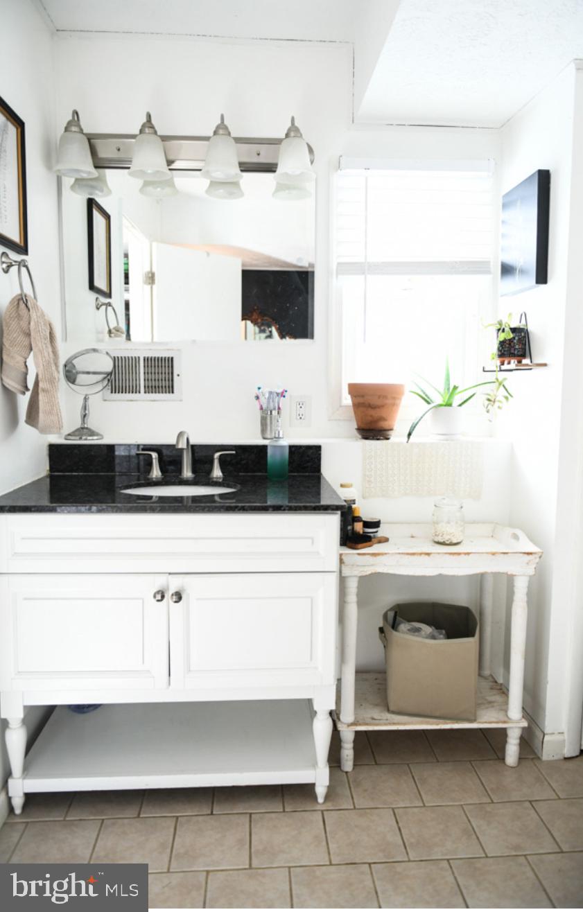 CHELSEA BEACH - Residential