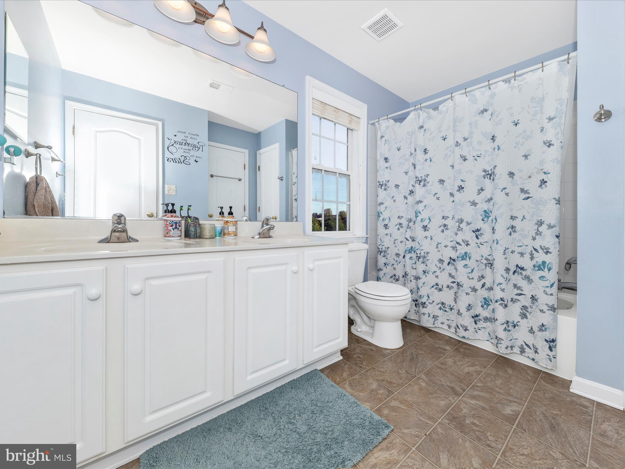 GALYN MANOR - Residential