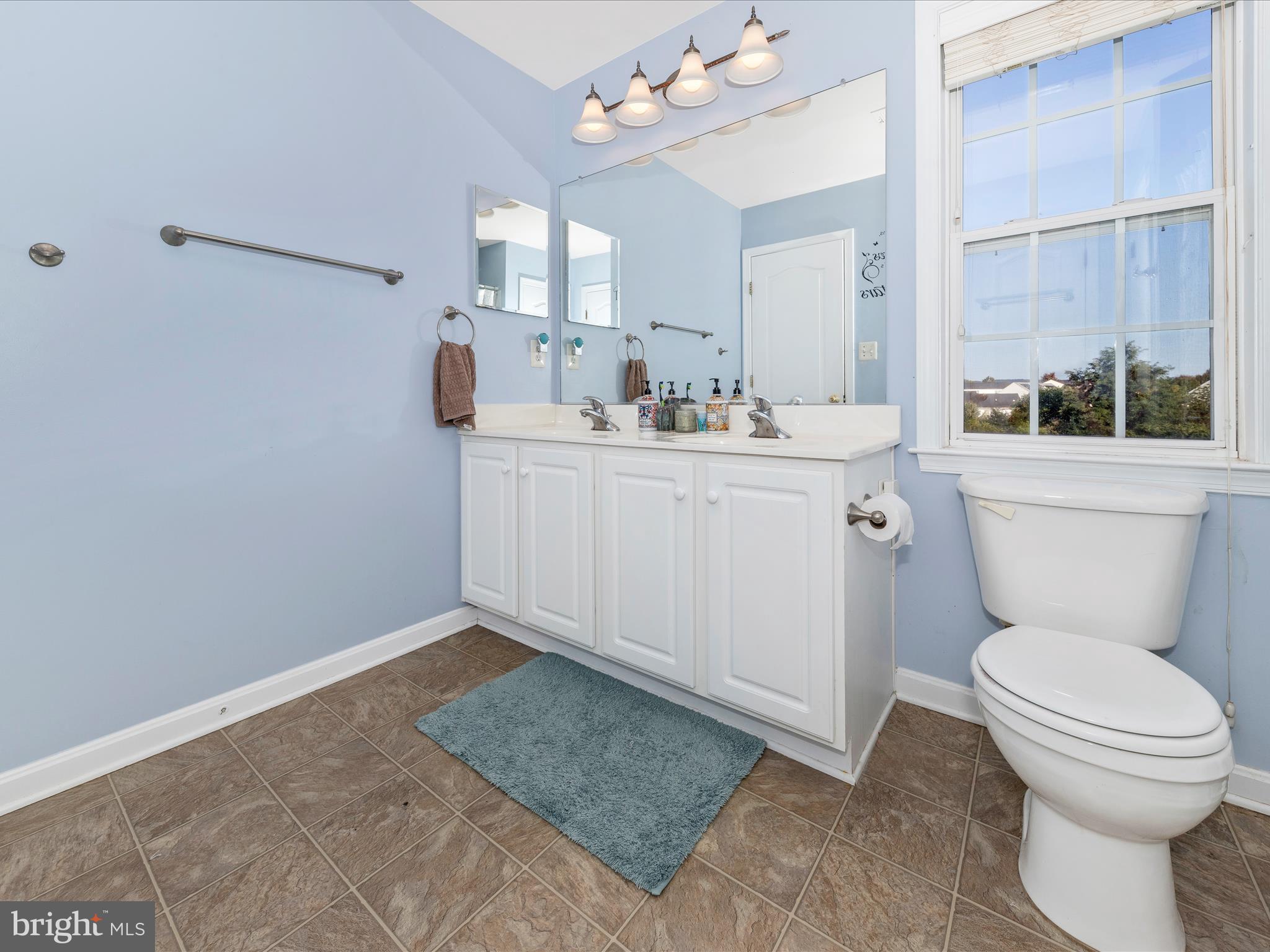 GALYN MANOR - Residential