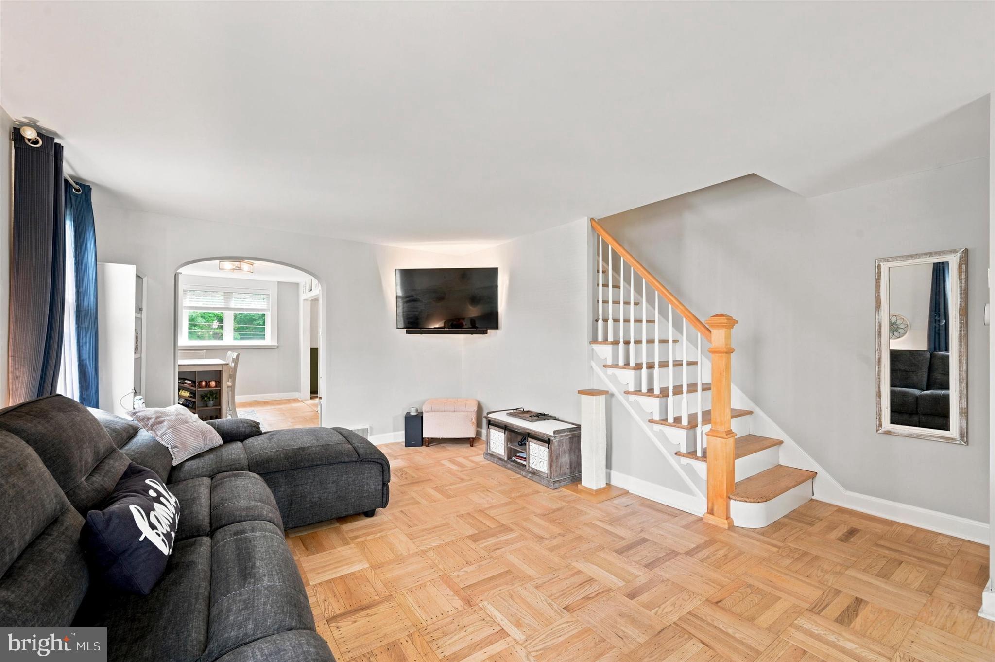 416 LAKEVIEW DRIVE