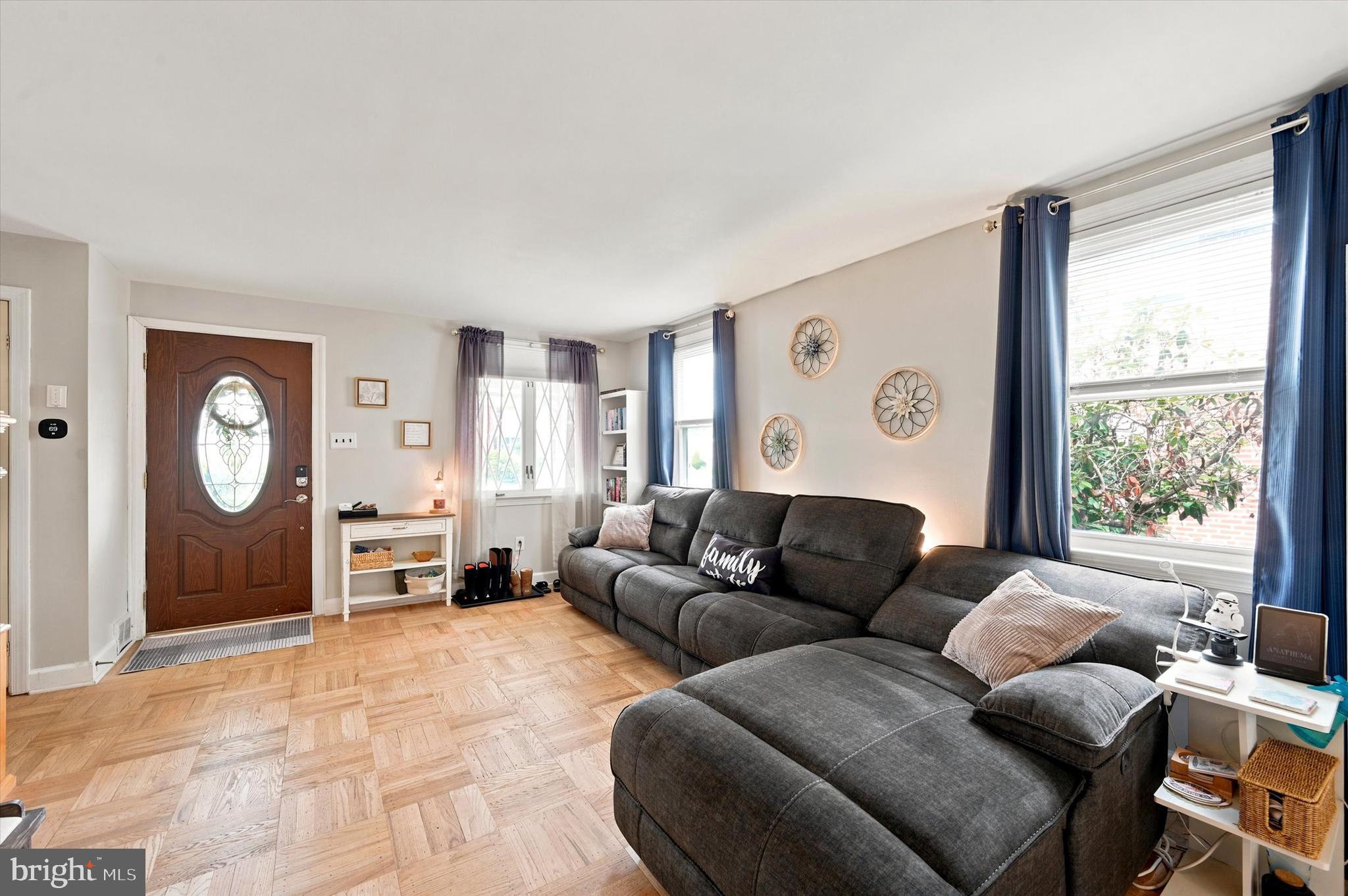 416 LAKEVIEW DRIVE