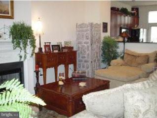 OLD TOWN - Residential Lease