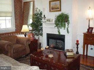 OLD TOWN - Residential Lease