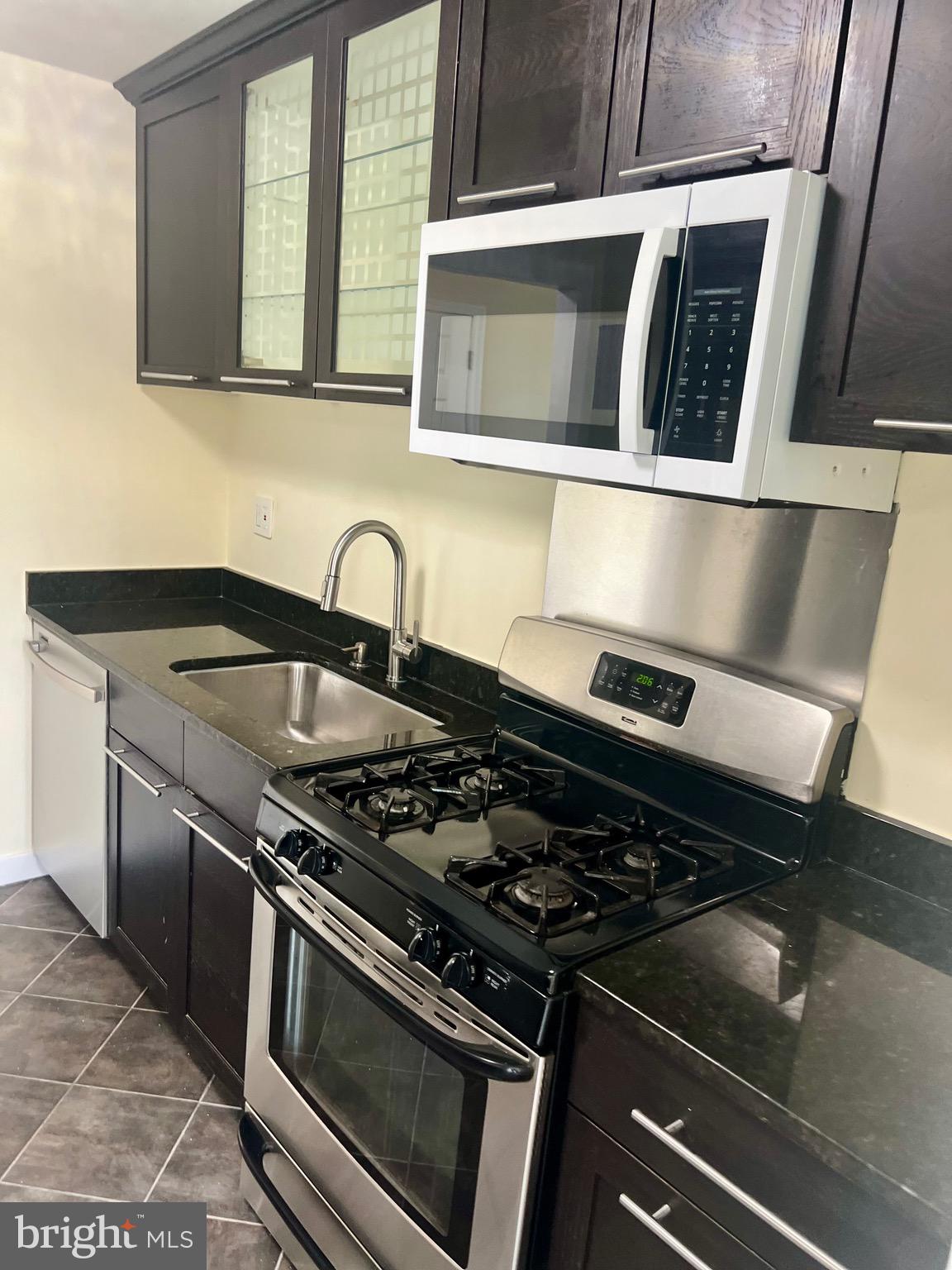 PARK PLACE - Residential Lease