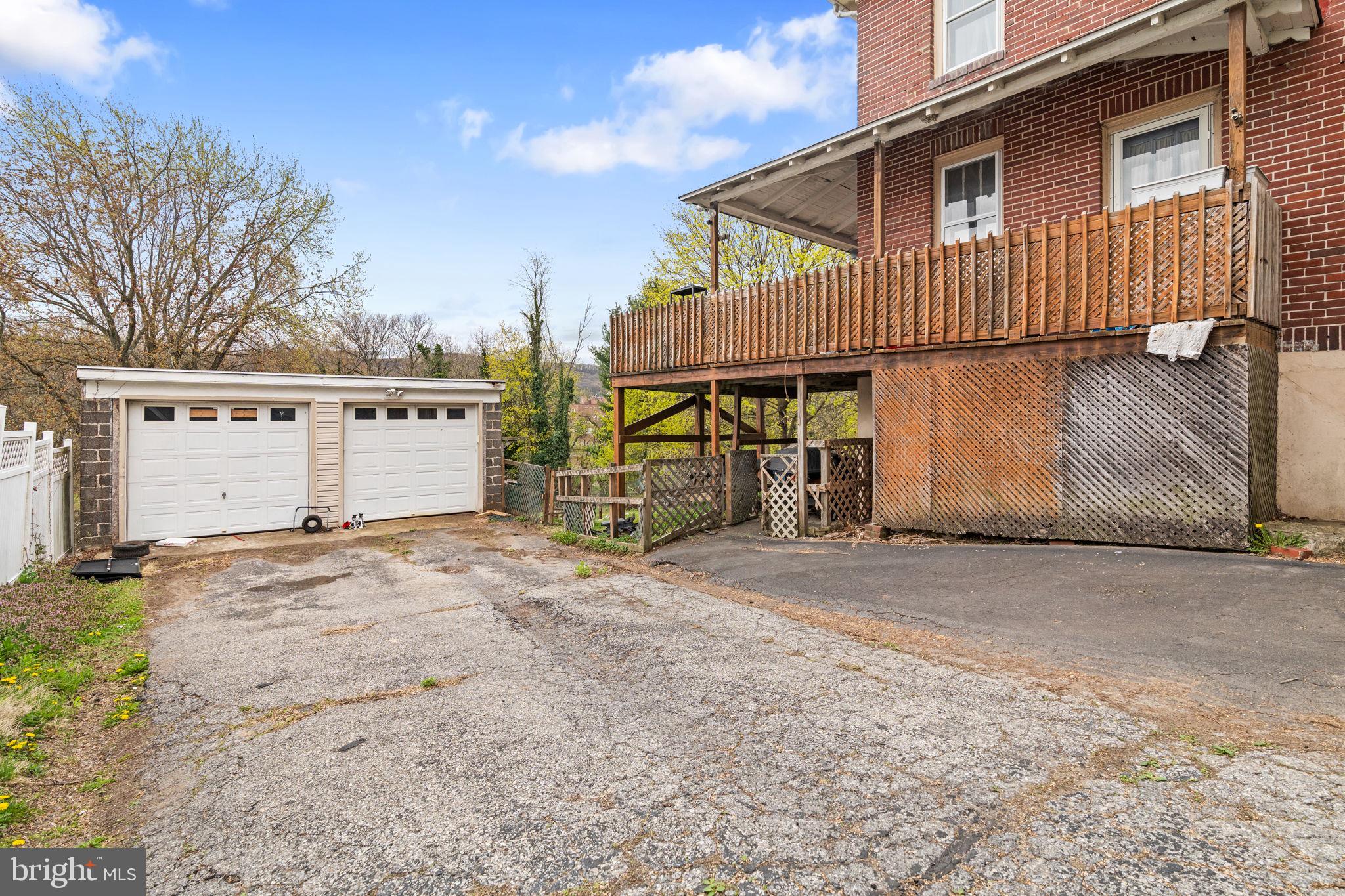 POTTSVILLE - Residential