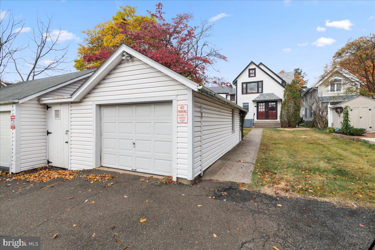 000 - Residential Lease