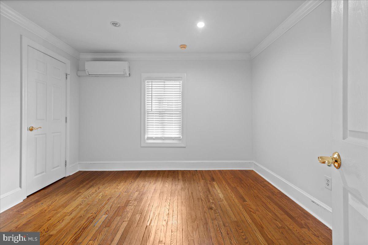 000 - Residential Lease