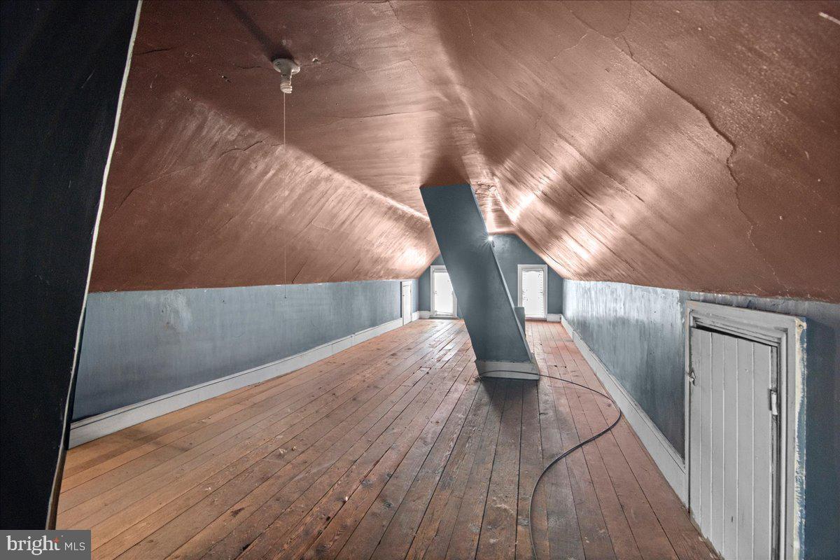 000 - Residential Lease