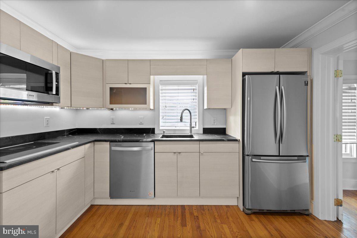 000 - Residential Lease