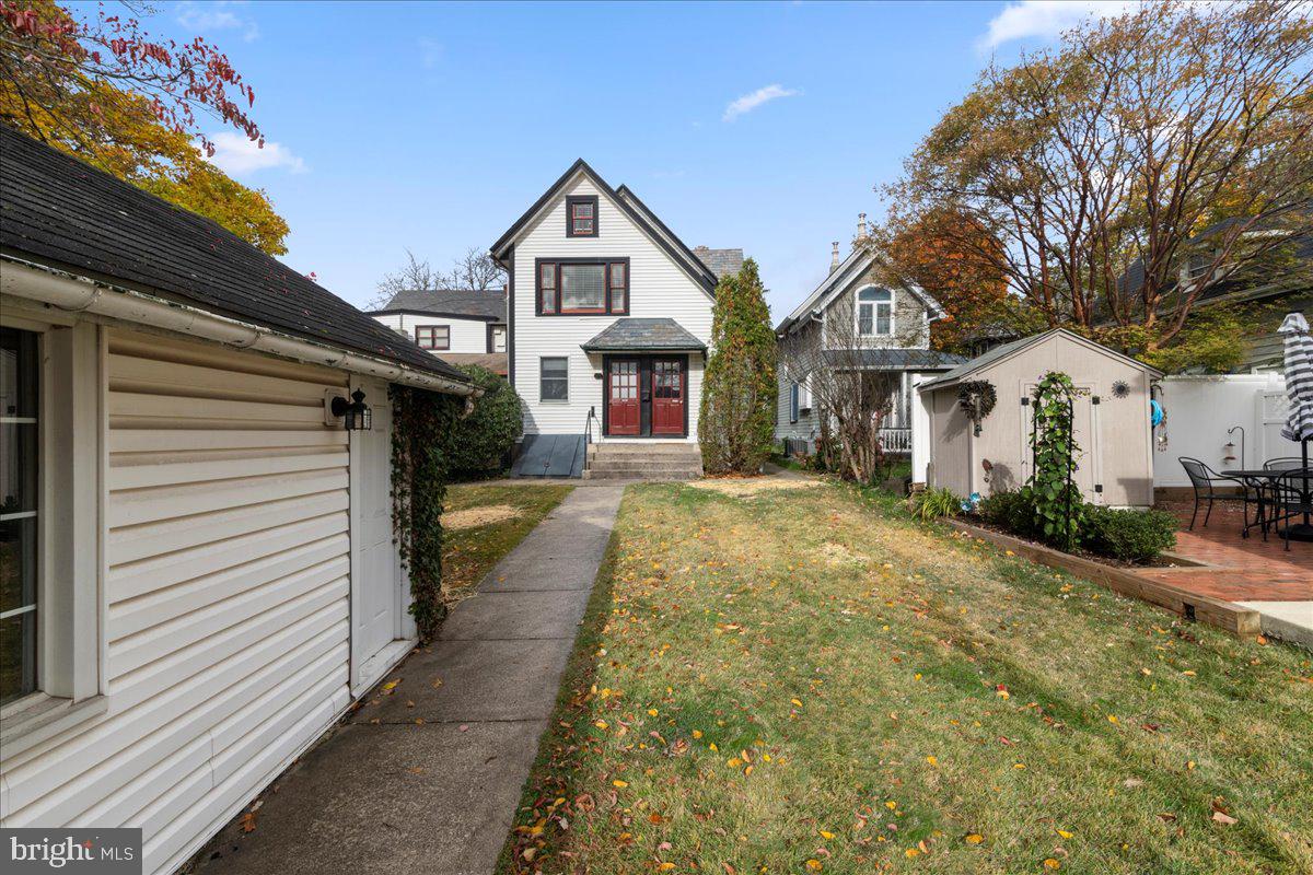 000 - Residential Lease