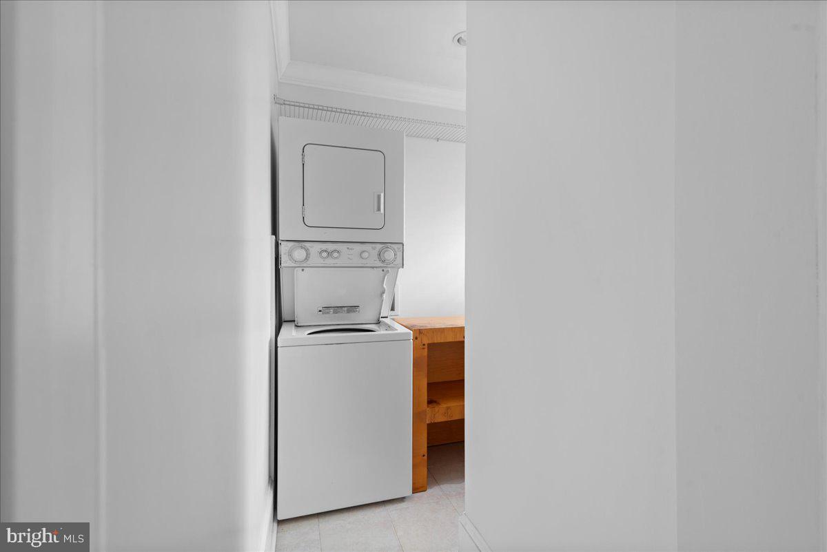 000 - Residential Lease