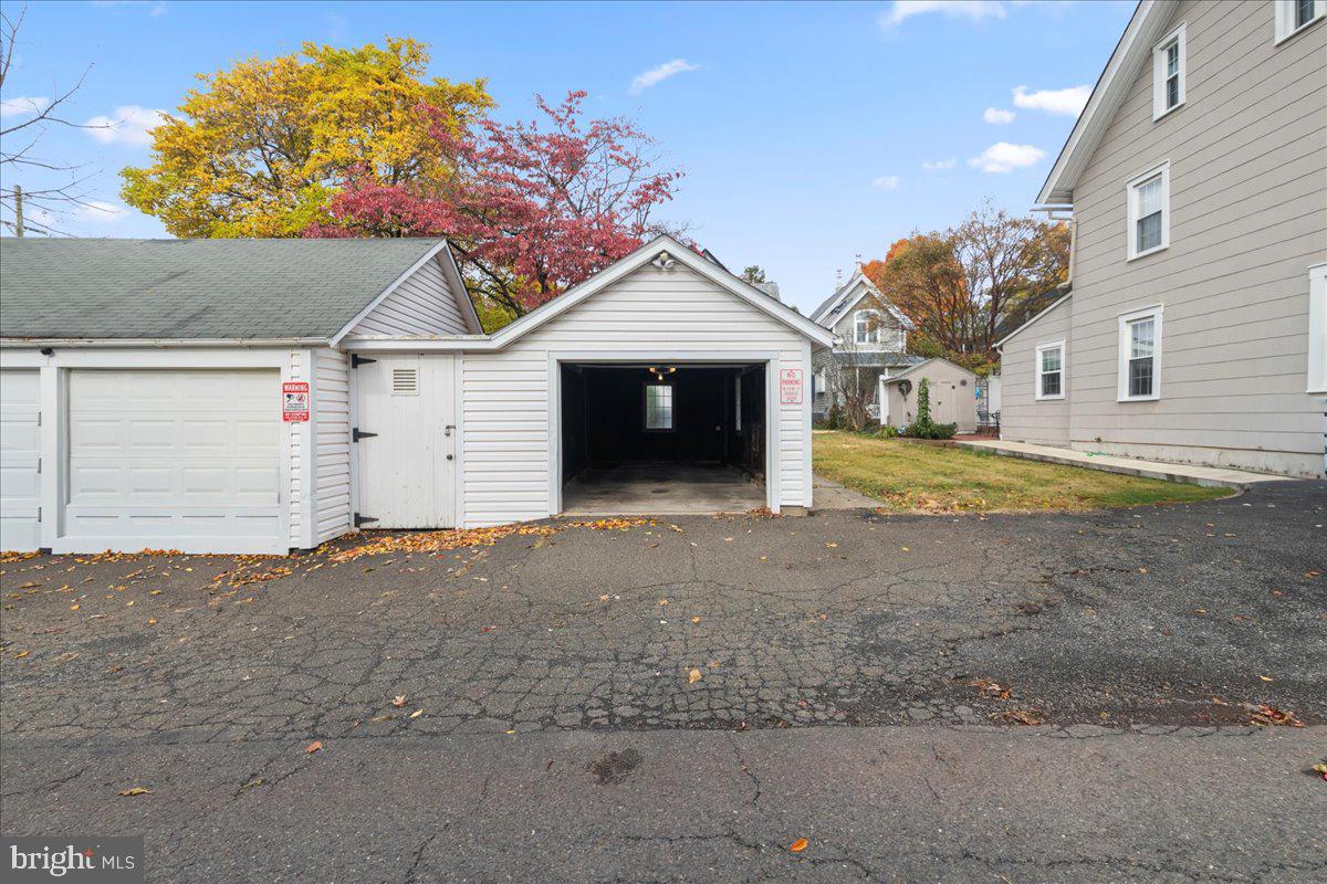 000 - Residential Lease