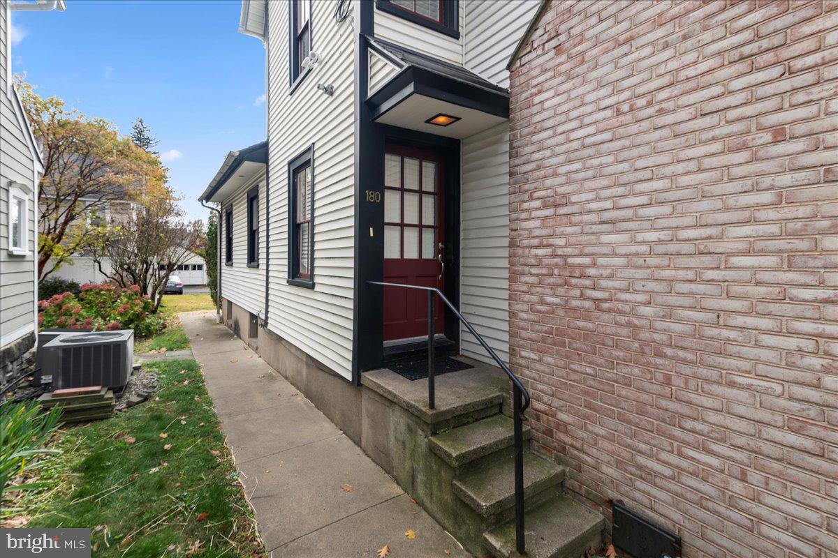 000 - Residential Lease