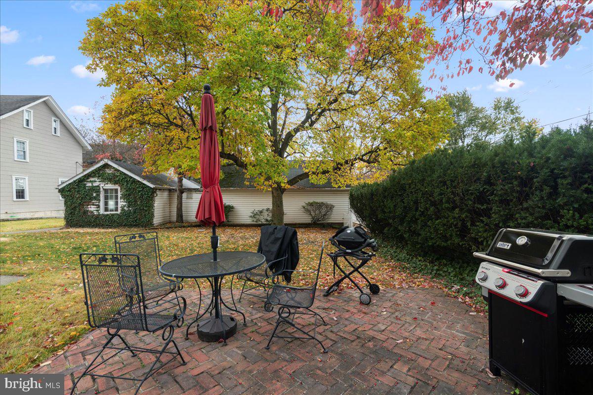 000 - Residential Lease