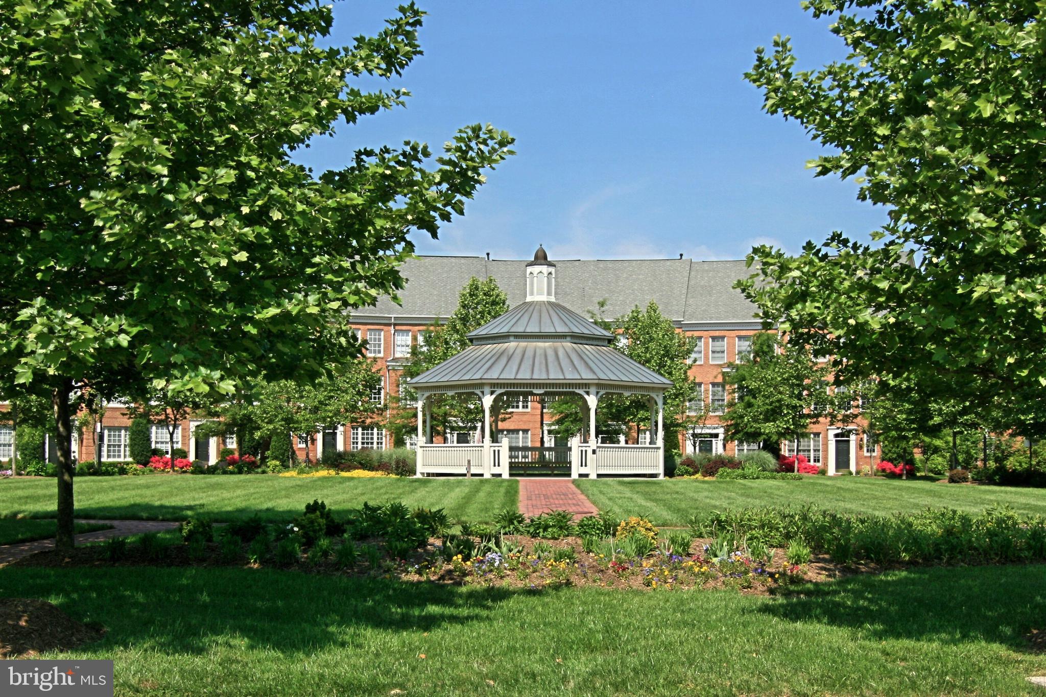 CAMERON STATION - Residential