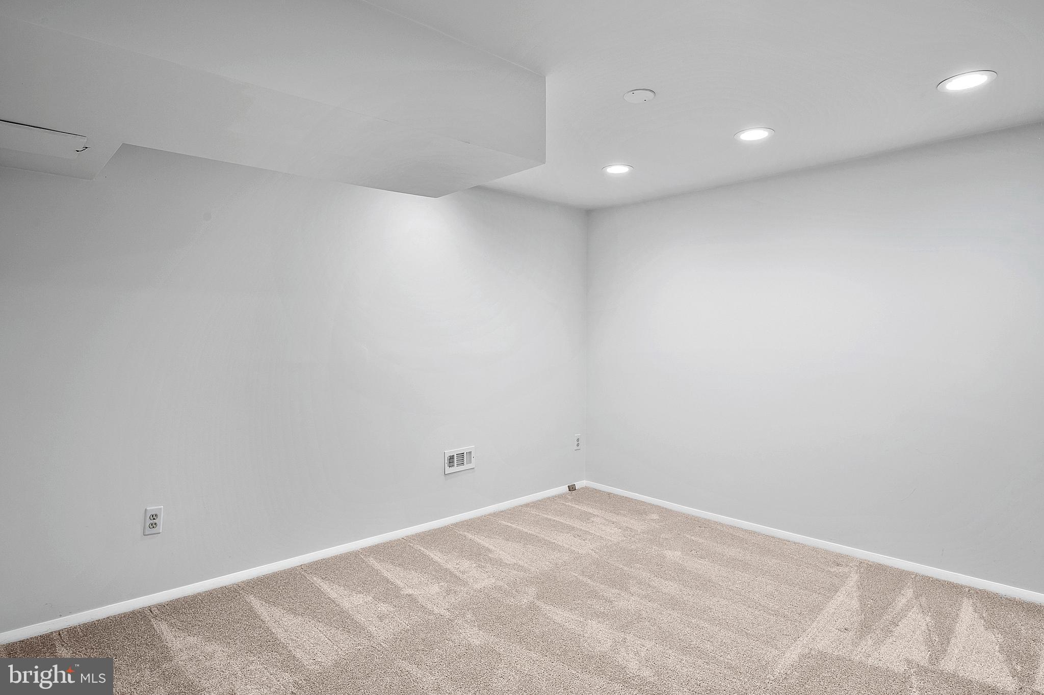 VILLAGE OF OWEN BROWN - Residential