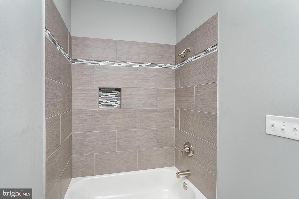 HIGHLANDTOWN - Residential