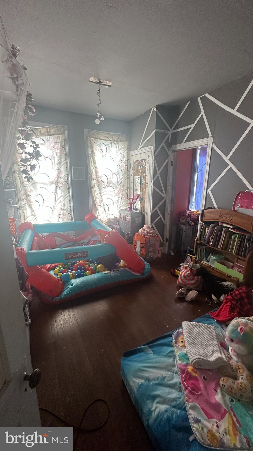 KENSINGTON - Residential