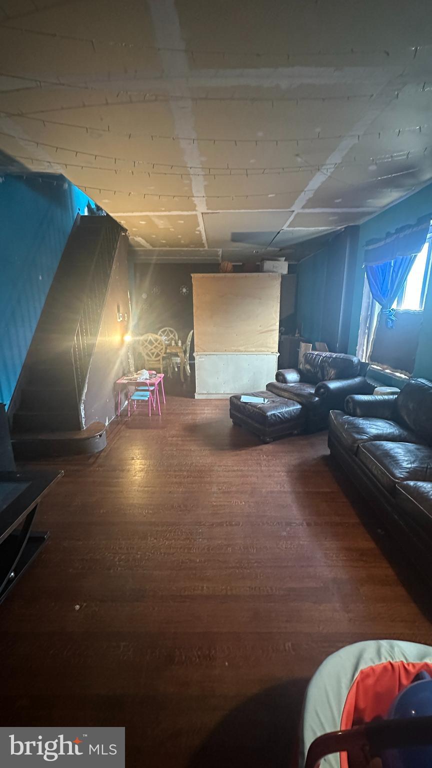 KENSINGTON - Residential