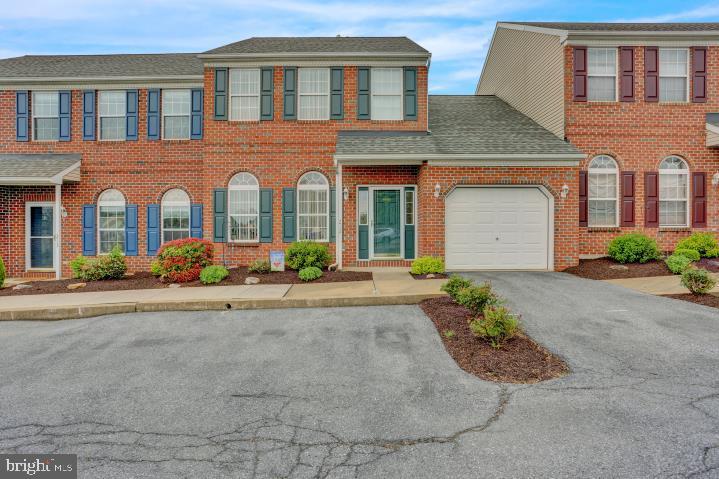 THOMAS GARDENS - Residential