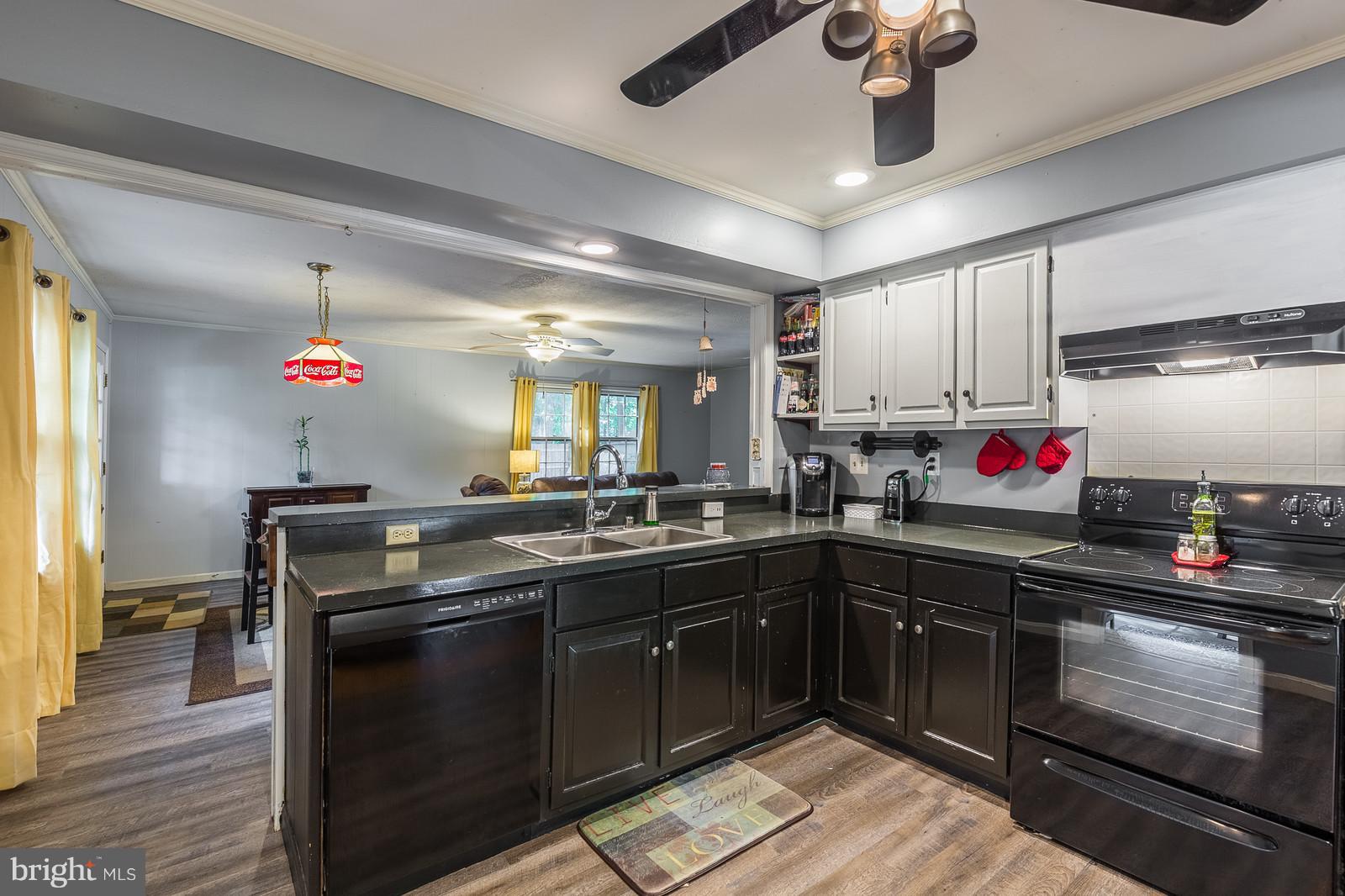 COUNTRY CLUB/LAKE MONTCLAIR - Residential