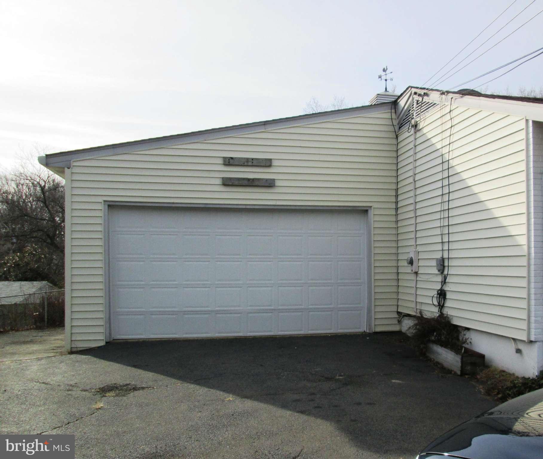 ROSE HILL FARMS - Residential