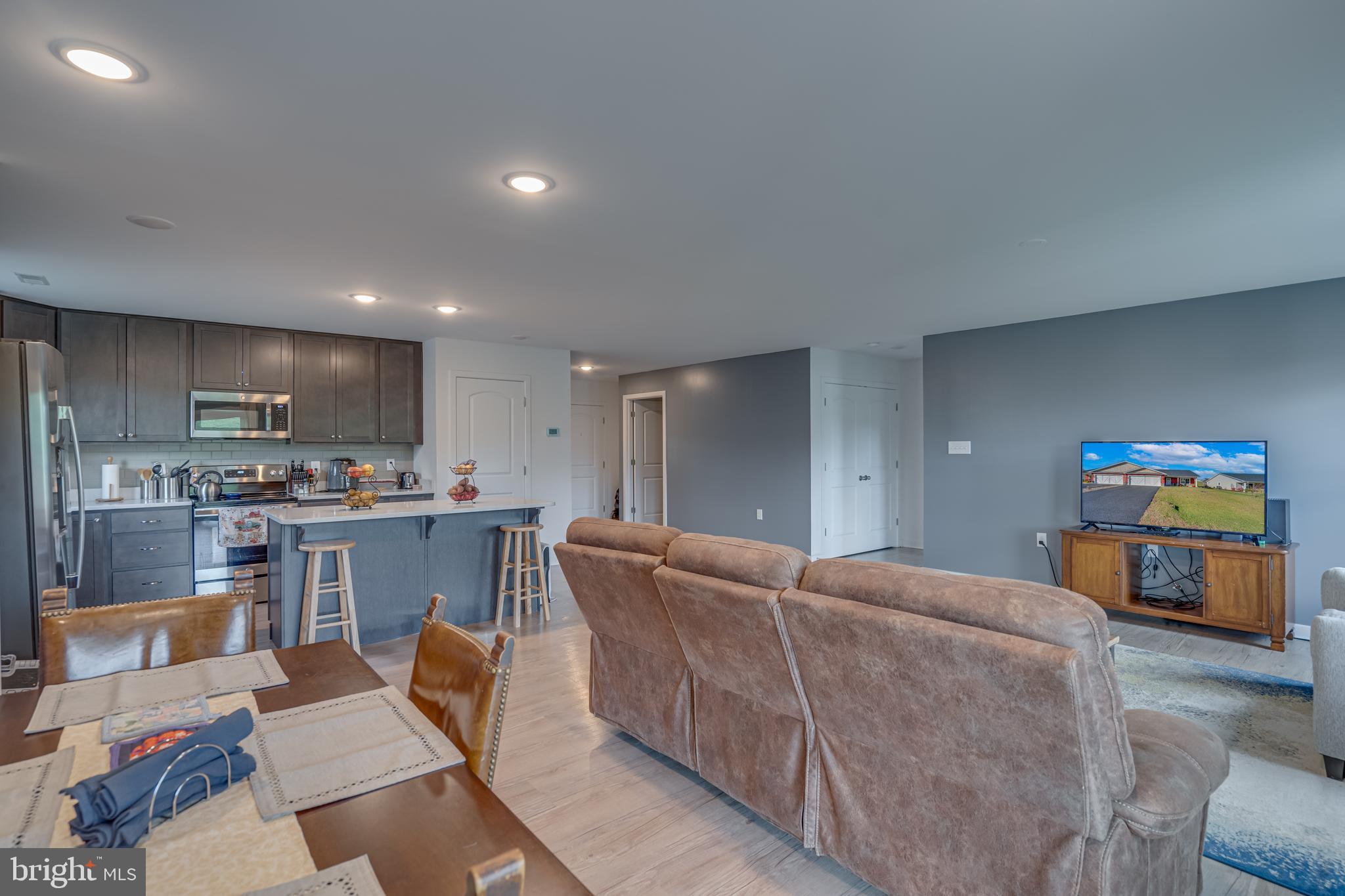 CARDINAL POINTE - Residential