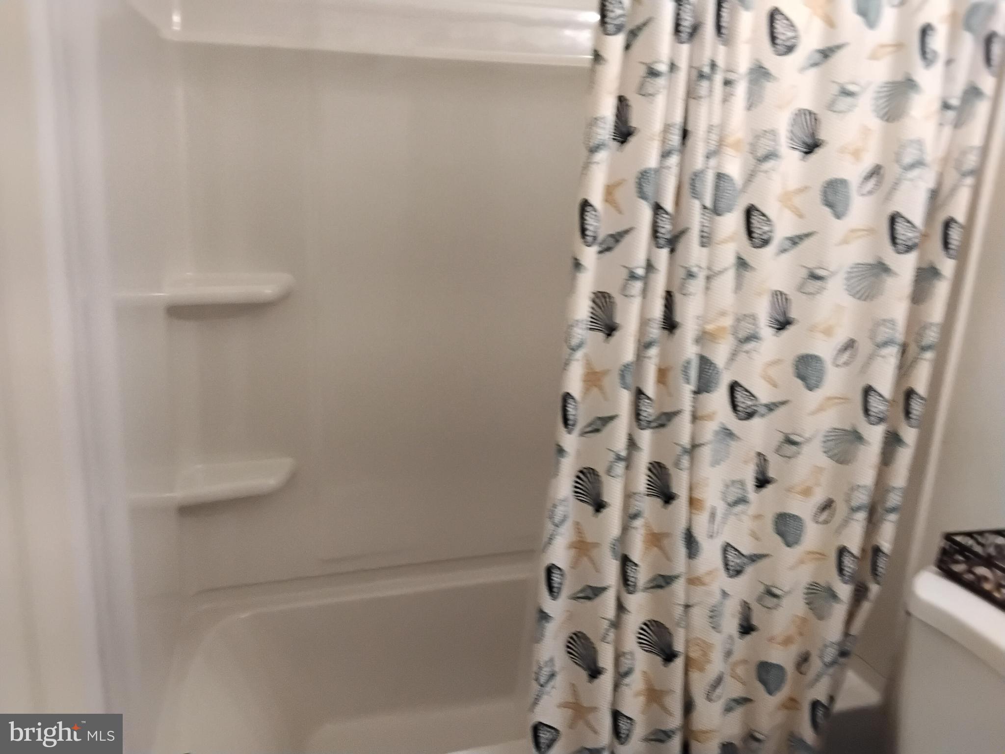 CRESTVIEW MANOR - Residential