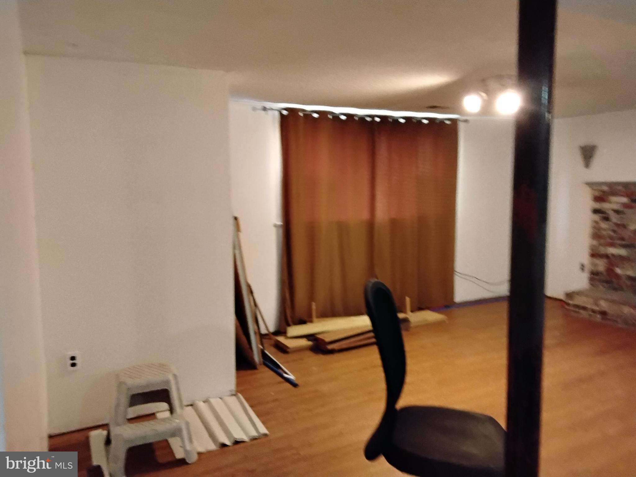 CRESTVIEW MANOR - Residential