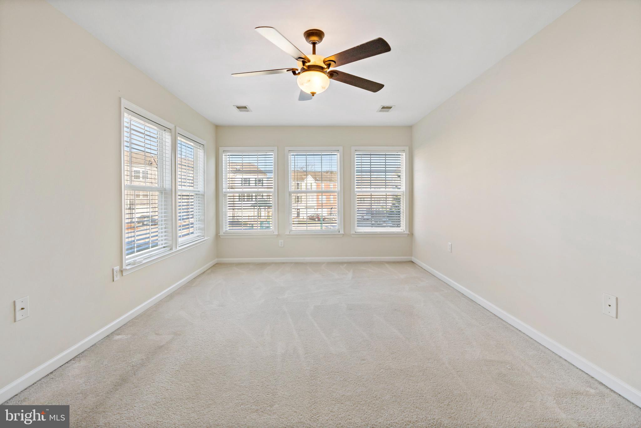 COUNTY GREEN - Residential Lease