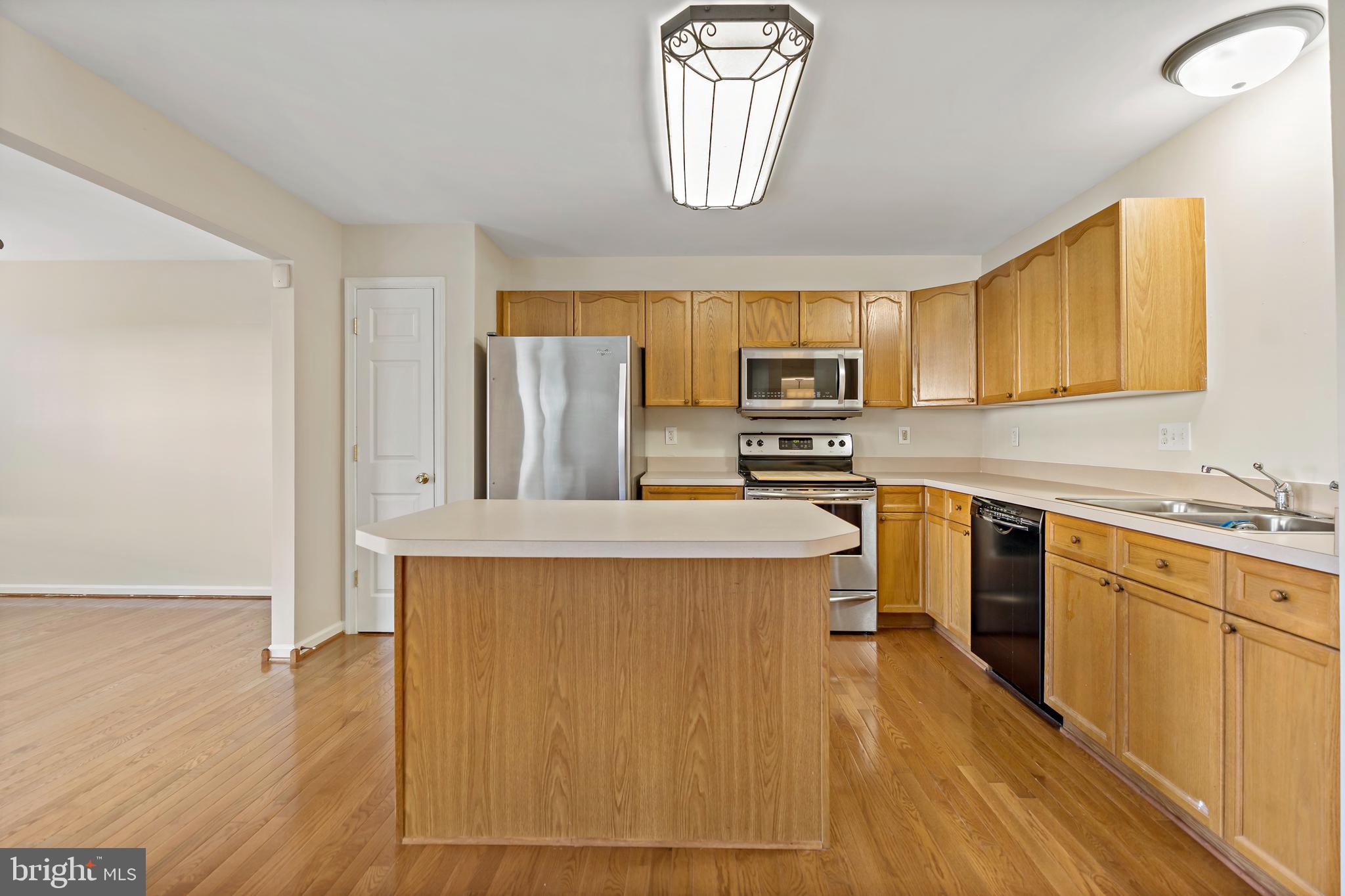 COUNTY GREEN - Residential Lease