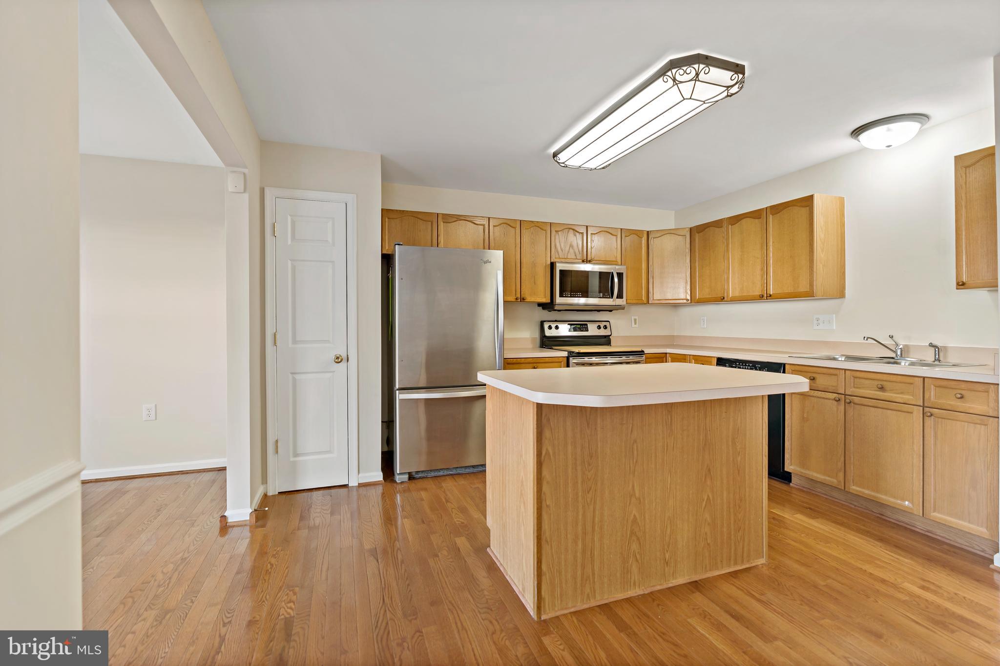 COUNTY GREEN - Residential Lease