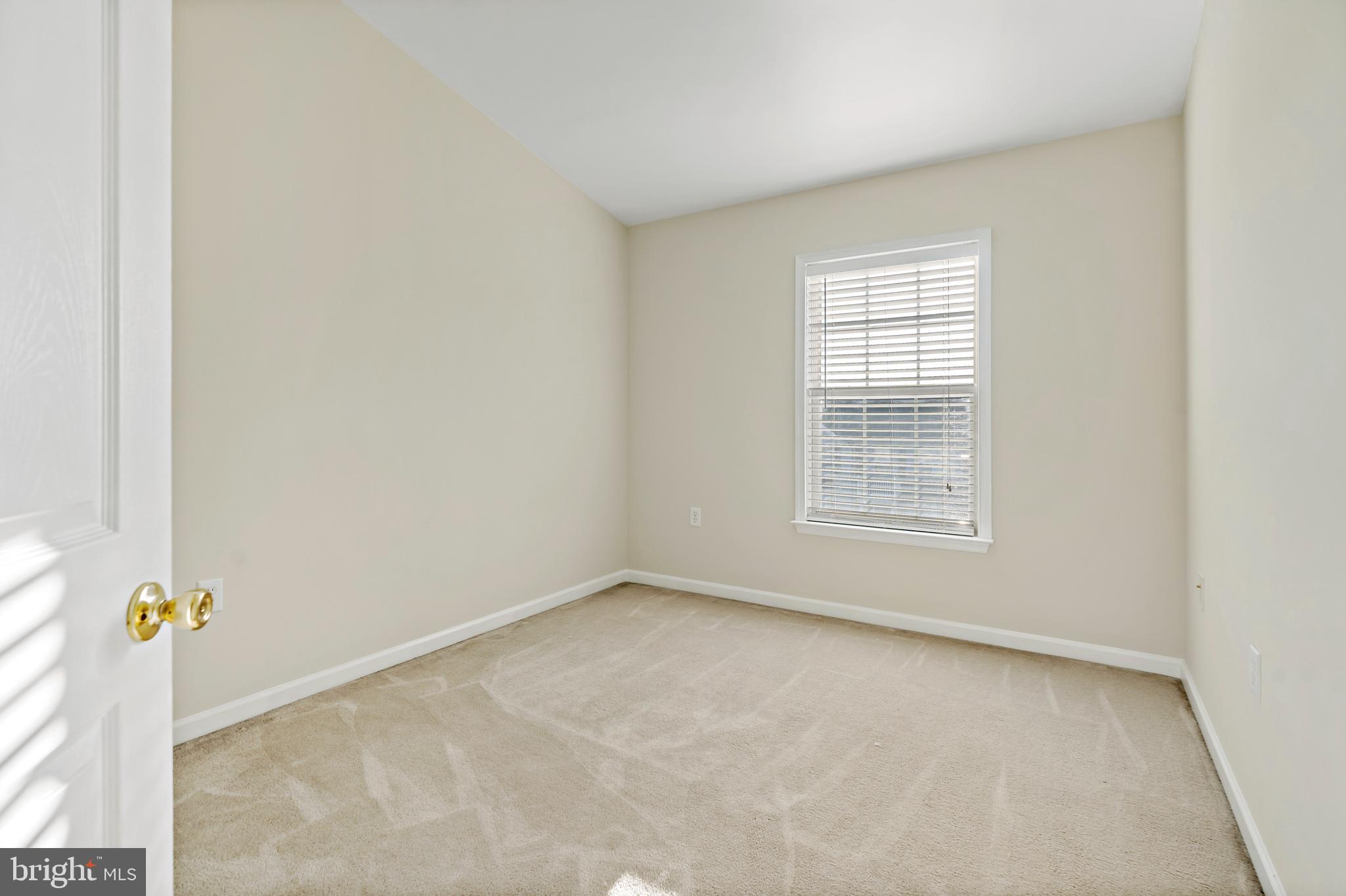 COUNTY GREEN - Residential Lease