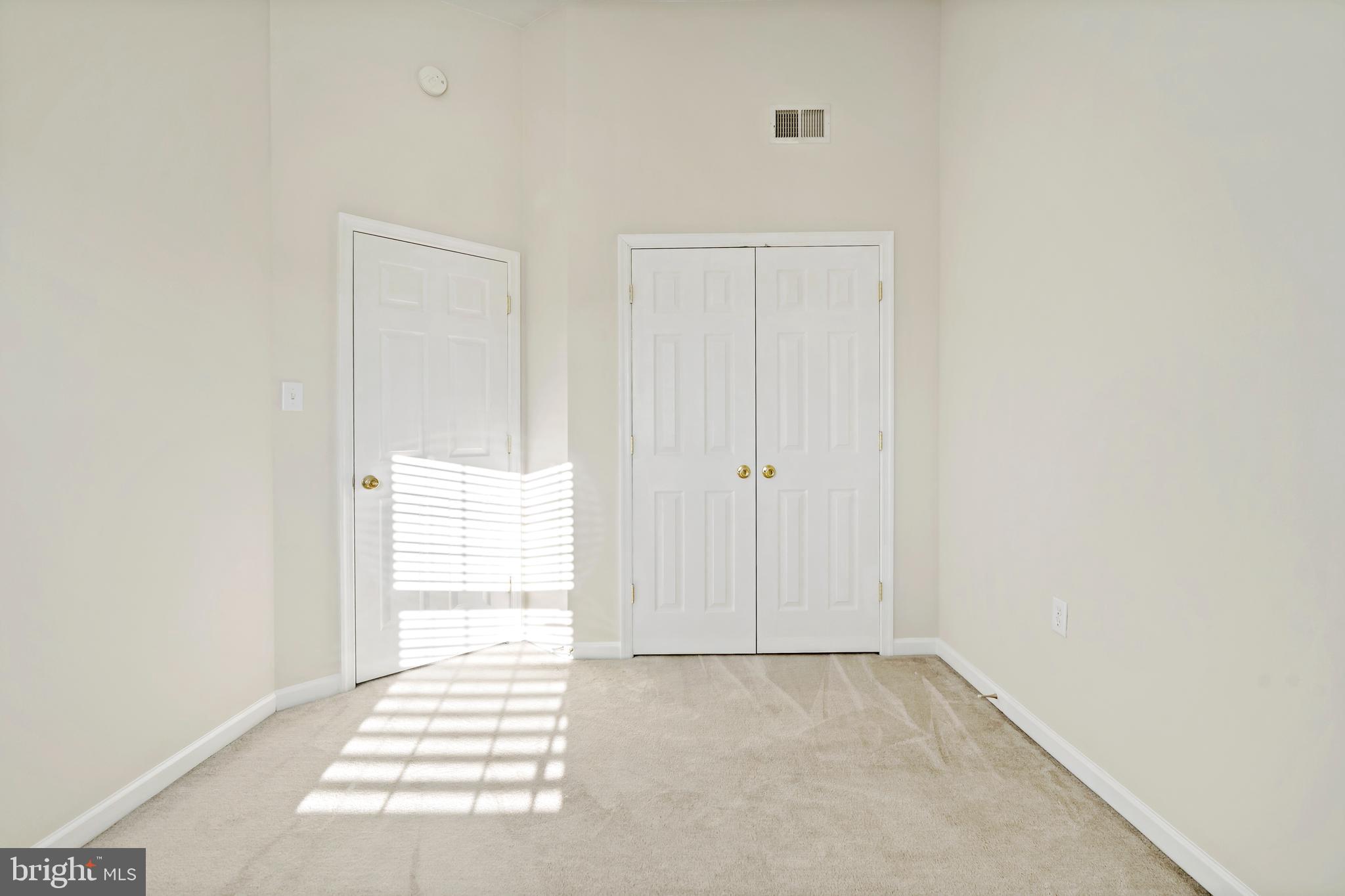 COUNTY GREEN - Residential Lease