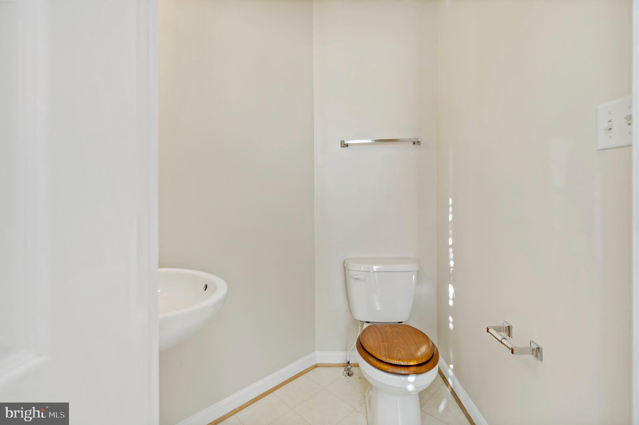 COUNTY GREEN - Residential Lease