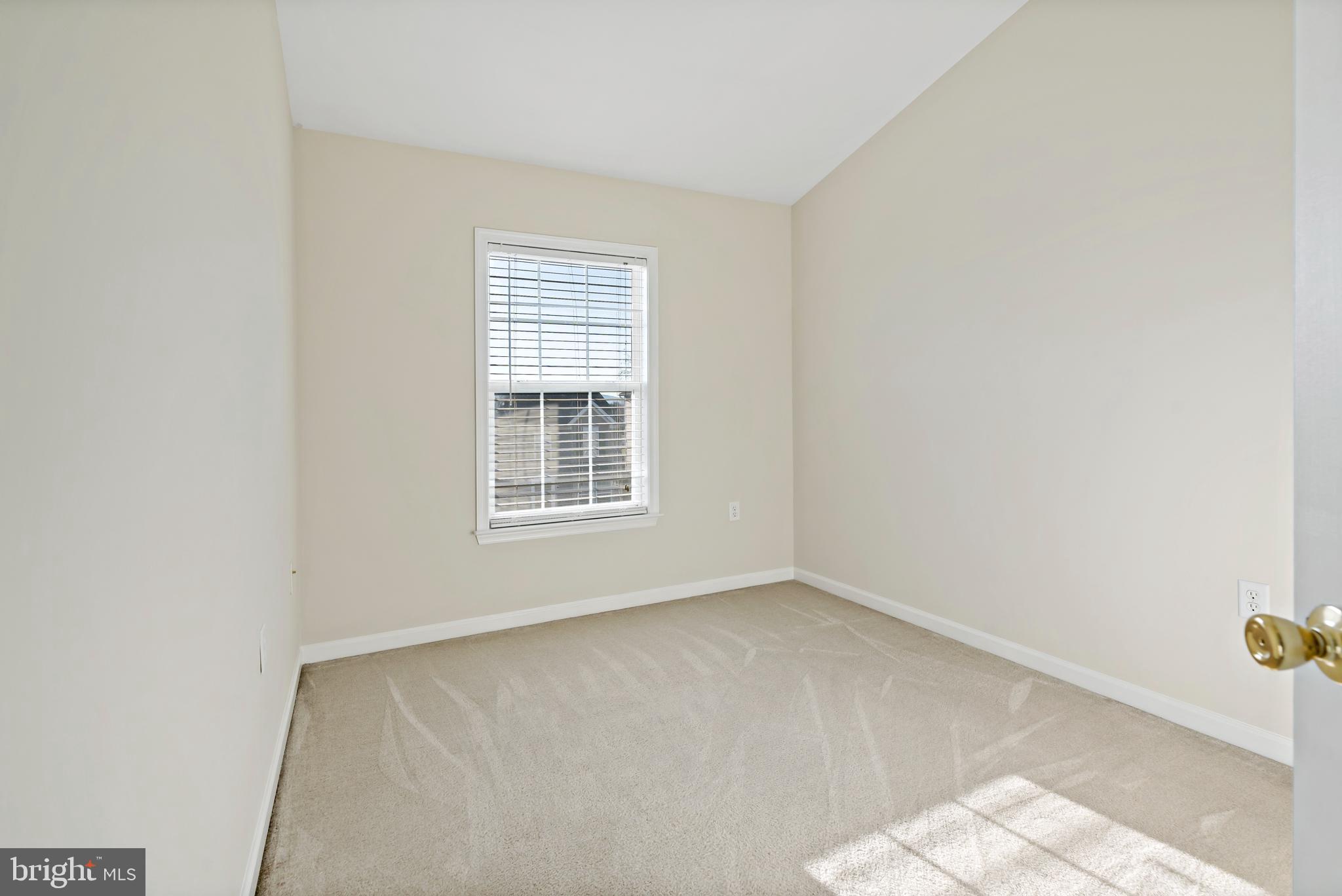 COUNTY GREEN - Residential Lease