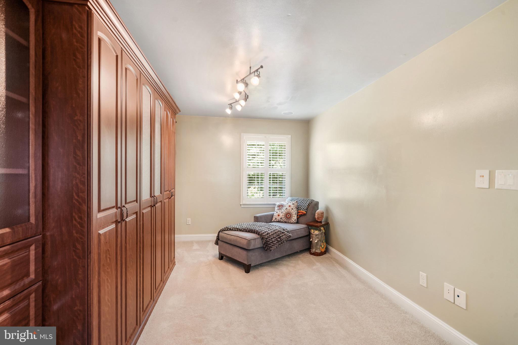 FRANKLIN GLEN - Residential