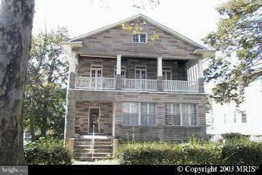 NICE DETACHED 2 UNIT PROPERTY WITH SEPARATE ENTRANCES. EACH UNIT HAS FRONT PORCH. NEW SHINGLE ROOFING. NEW HOT WATER HEATER. PROPERTY SOLD STRICTLY AS-IS. See attachment for PAS requirements and WFHM offer submittal information in MLS document section.