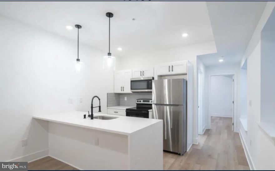 *Promotion! 1 month rent free with signing of 13 month lease!* Discover modern city living at 1513 W Girard Ave #4! This bright and spacious 1-bedroom apartment offers a sleek, open layout with in-unit laundry for ultimate convenience. Located just steps from the Broad Street Line, commuting to Temple University, Center City, and beyond is a breeze. Enjoy easy access to local dining, shopping, and nightlife in this vibrant neighborhood. Don’t miss out—schedule your tour today!