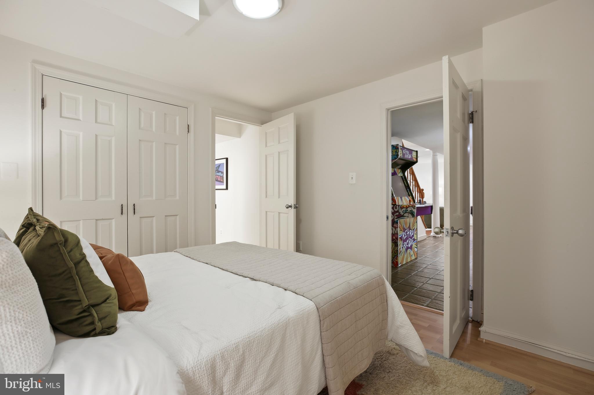 WILDWOOD MANOR - Residential