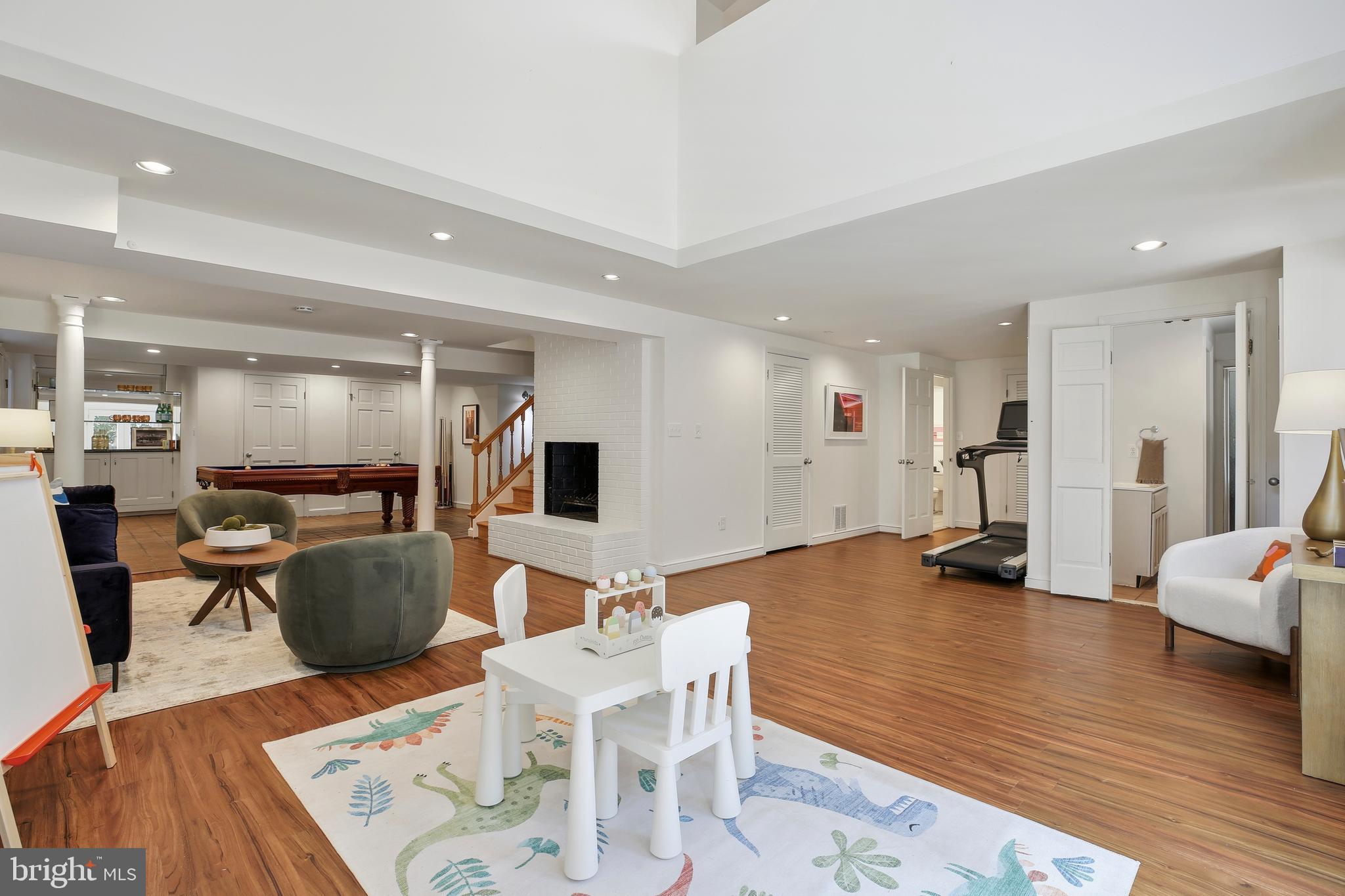 WILDWOOD MANOR - Residential