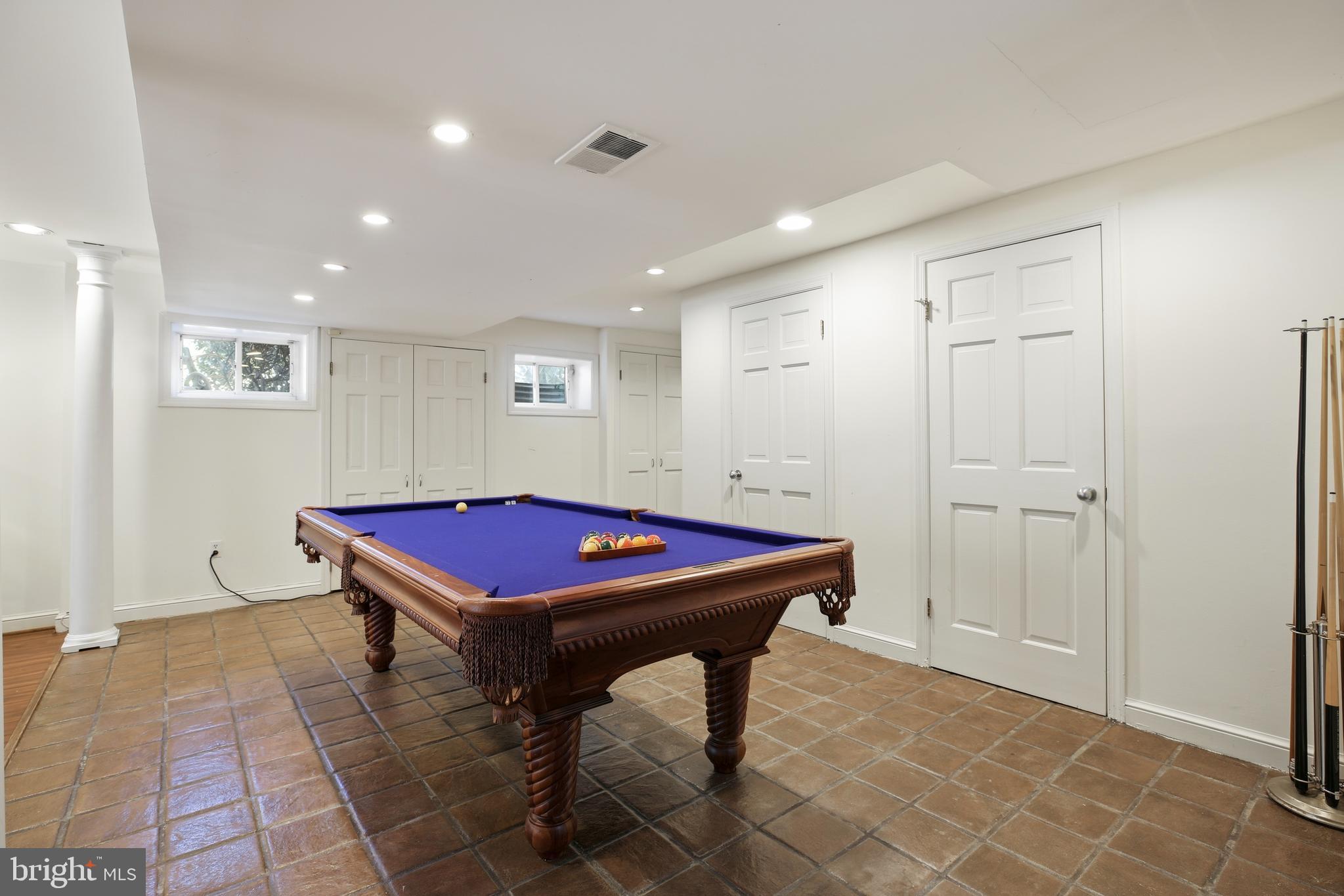 WILDWOOD MANOR - Residential