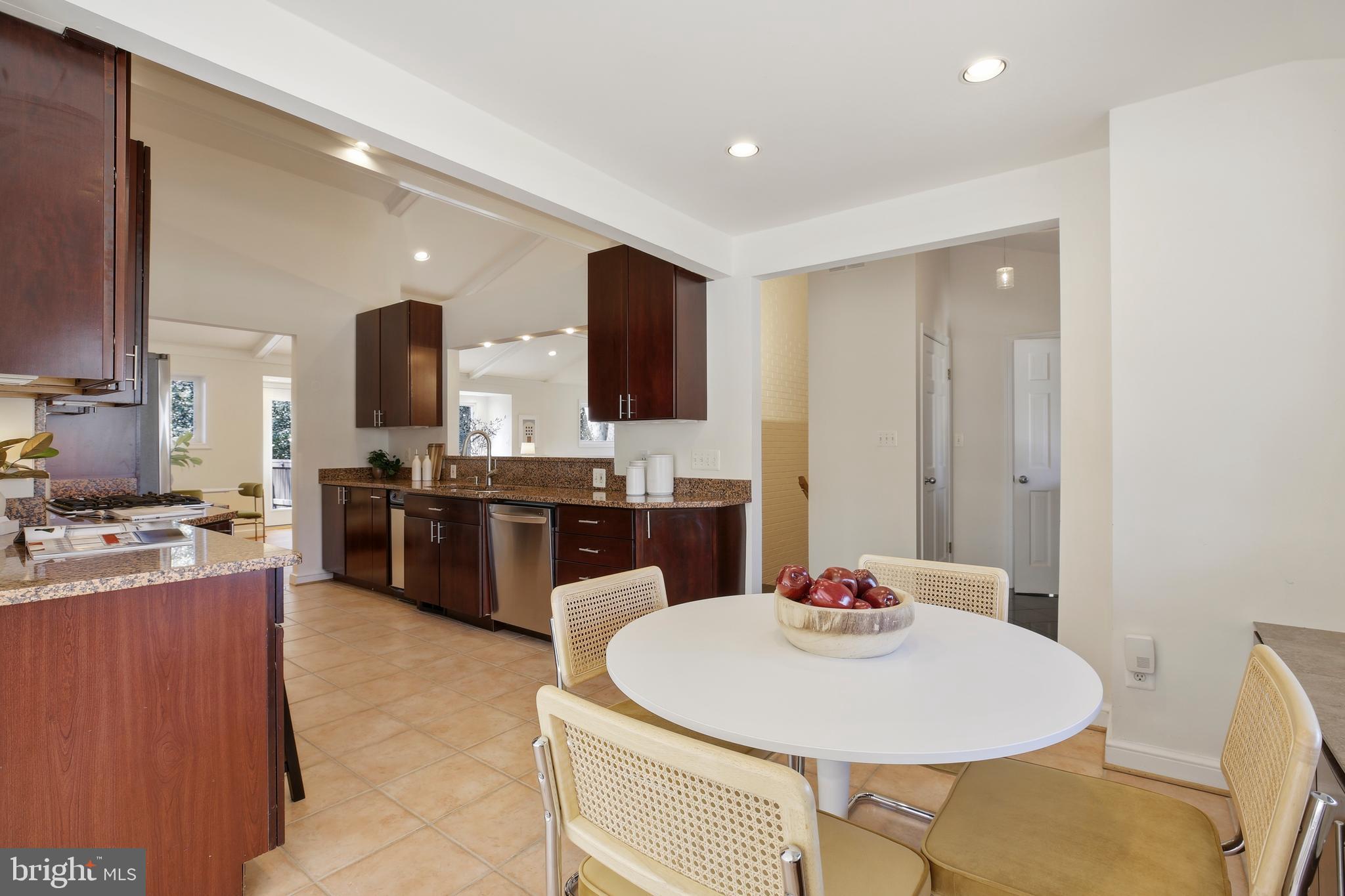 WILDWOOD MANOR - Residential